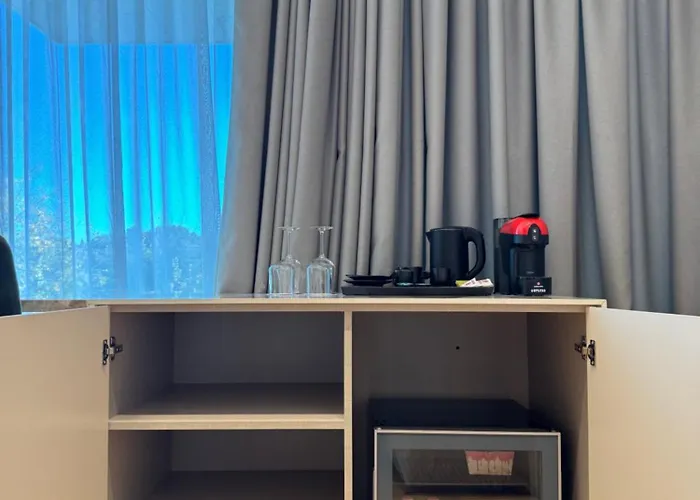 The Metropolitan تيرانا