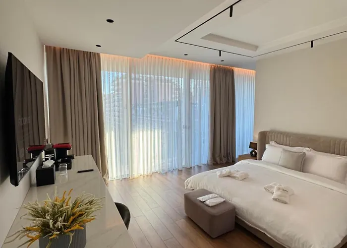 The Metropolitan تيرانا